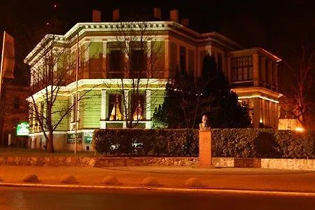 Bed & Breakfast West Ende *