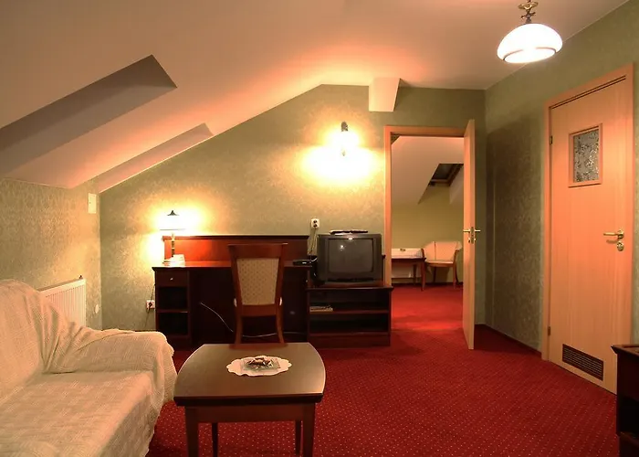 לינה וארוחת בוקר West Ende שצ'צ'ין