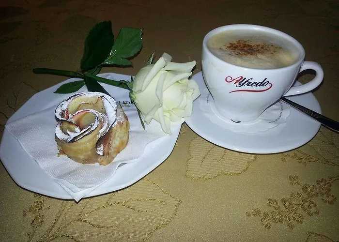 לינה וארוחת בוקר West Ende שצ'צ'ין